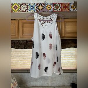 Crochet Yoke Feather Print Tank boho 2x